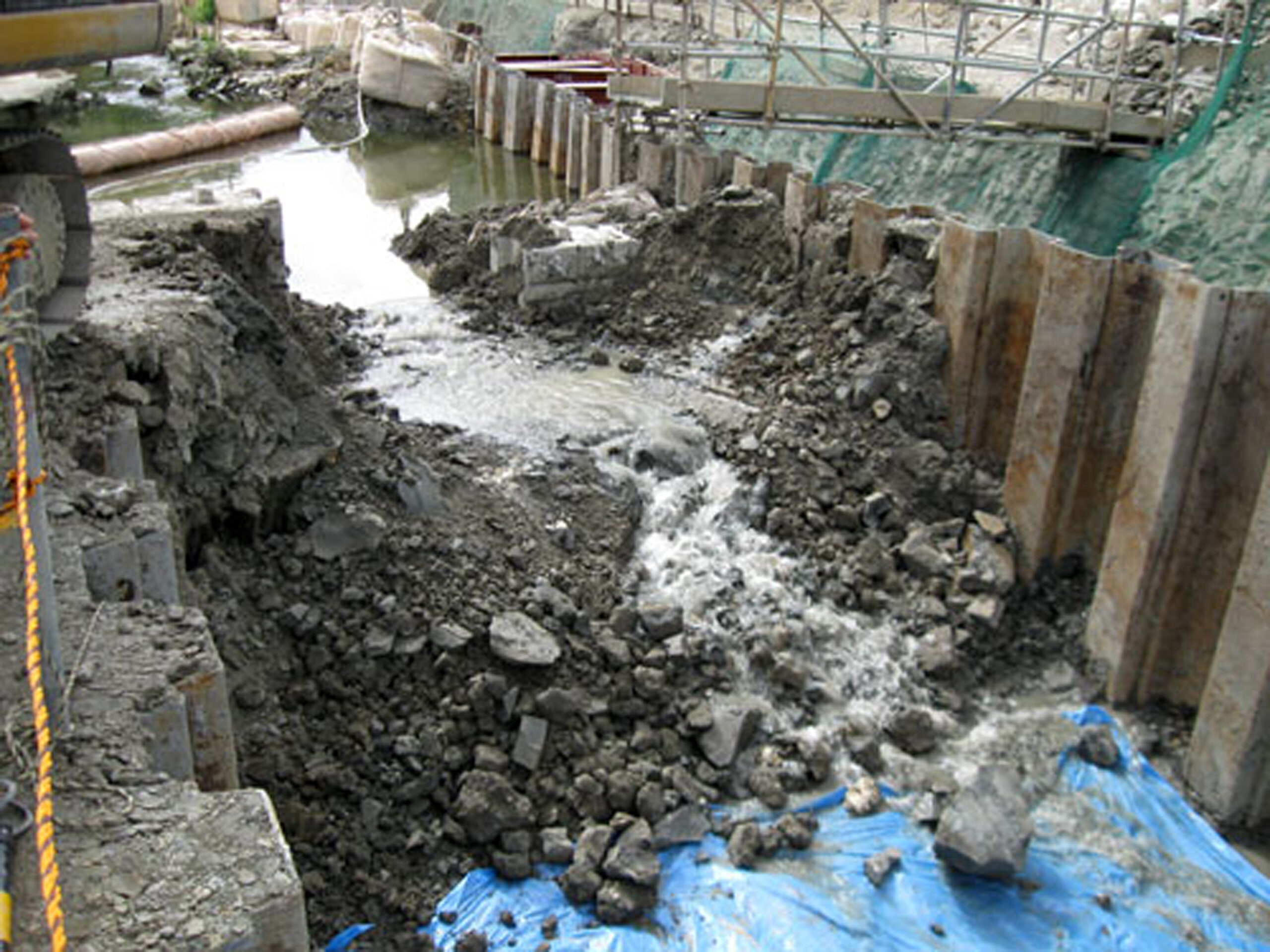 「牧志・安里地区第一種市街地再開発事業」2級河川 安里川の転流工事