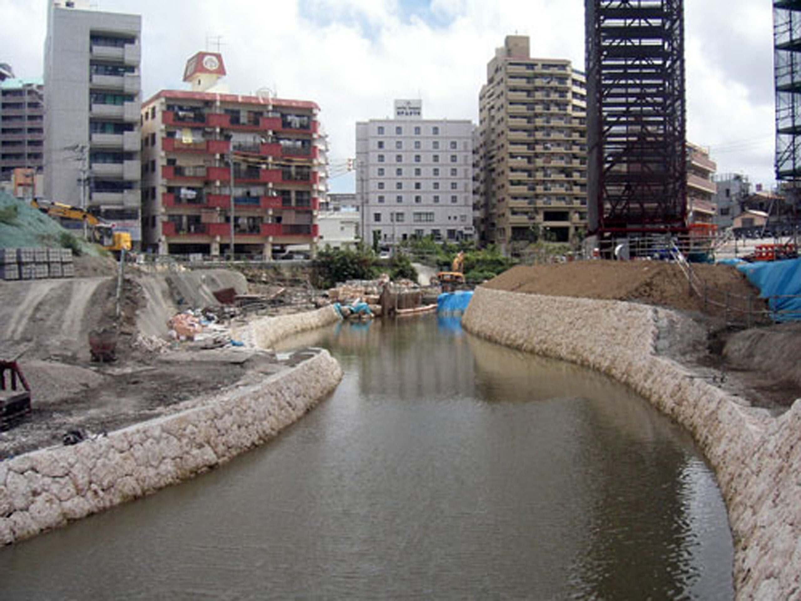 「牧志・安里地区第一種市街地再開発事業」2級河川 安里川の転流工事