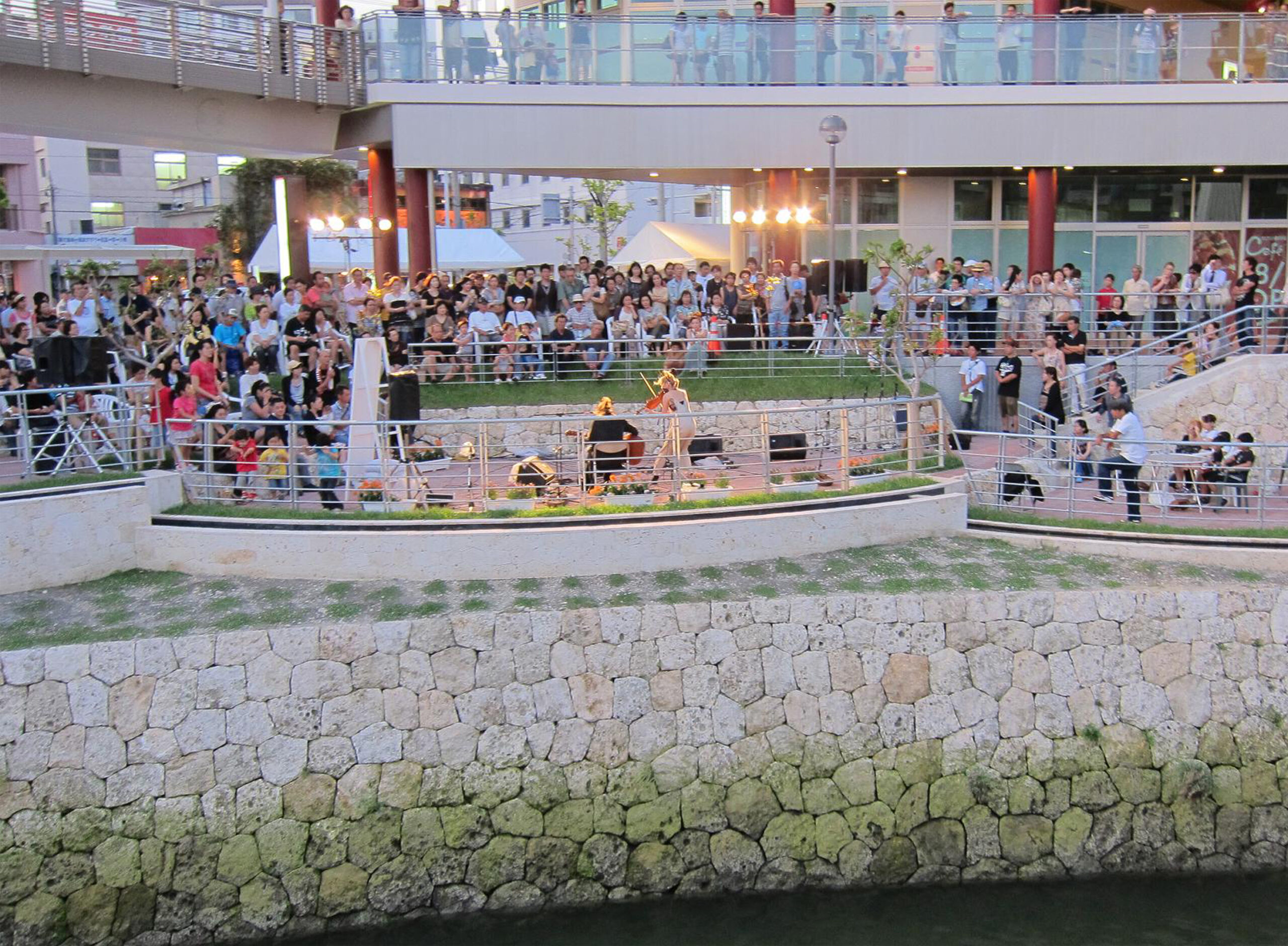 「牧志・安里地区第一種市街地再開発事業」“さいおんスクエア”まちびらき