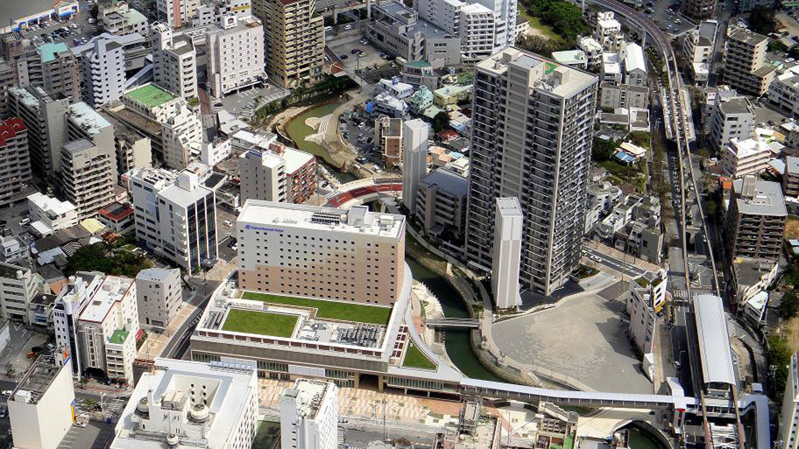 牧志・安里地区第一種市街地再開発事業 社団法人全日本建設技術協会「平成23年度全建賞」受賞