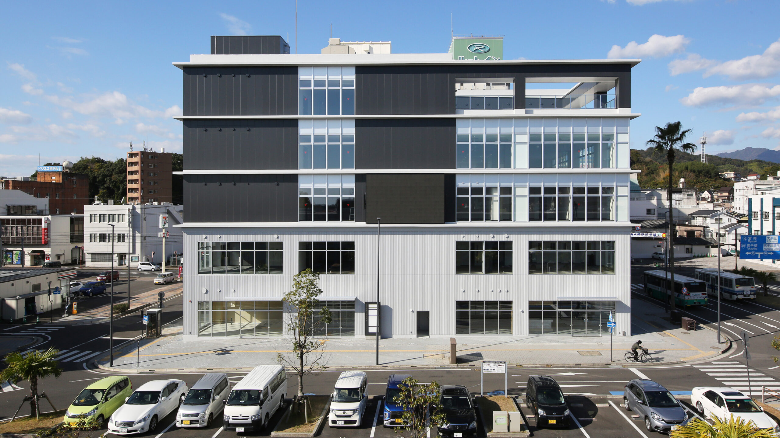 延岡駅前地区優良建築物等整備事業　（仮称）再開発ビル新築工事　竣工